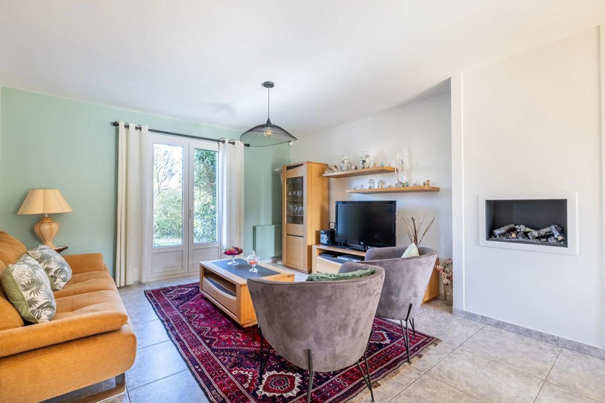 SAINTE-GENEVIEVE-DES-BOIS Maison Sainte-geneviève-des-bois 6 pièces 134 m2 4