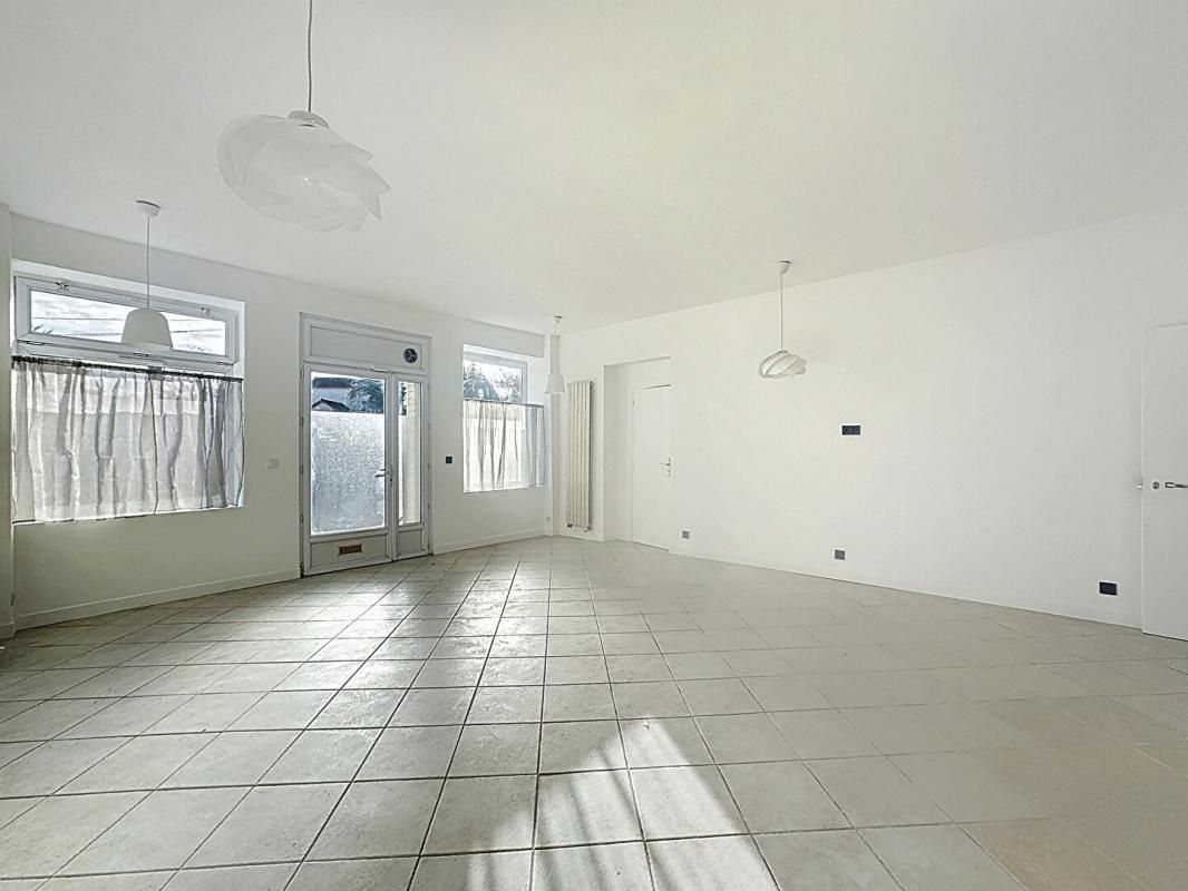 IGNY Grande maison rénovée 5 chambres  Idéale famille, division ou colocation à Igny Pileu 3