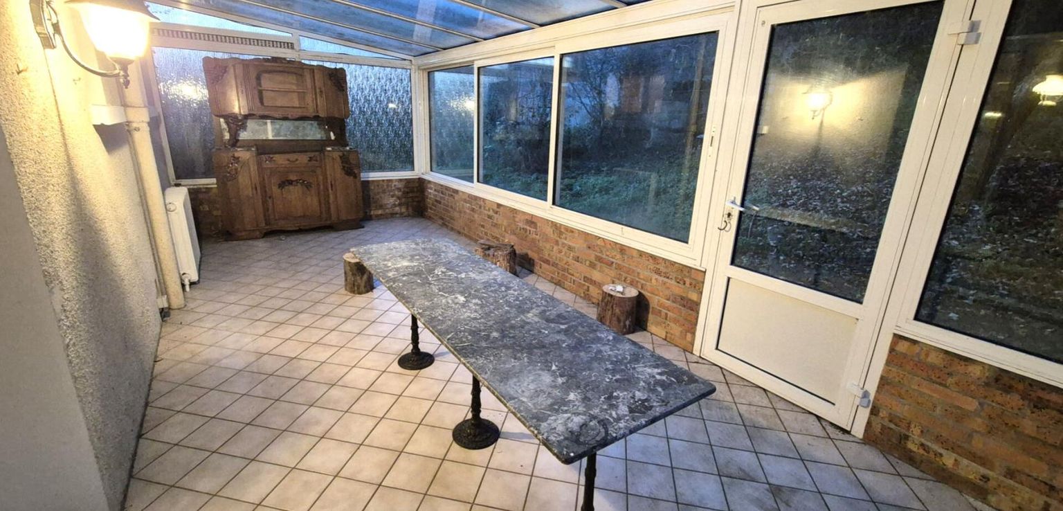 SAINT-DIZIER Belle Propriété d'Agrément et sa Maison Individuelle de 164 m² sur Sous-sol complet et Véranda à Rénover avec Cour, Garages, Caves, Dépendances et Terrain clos et paysager de 10192 m² 4