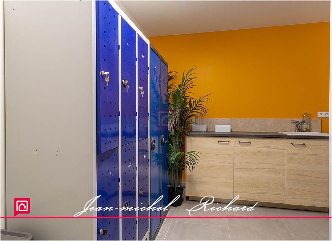 SAINT-AIGNAN Local commercial Noyers Sur Cher 192m2 4