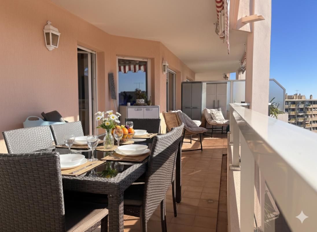 NICE CORNICHE FLEURIE - 2 PIÈCES ENTIÈREMENT RÉNOVÉ AVEC TERRASSE ET VUE MER PANORAMIQUE - RÉSIDENCE FERMÉE AVEC PISCINE &  JARDIN  ? CALME ET SÉCURISÉE 2