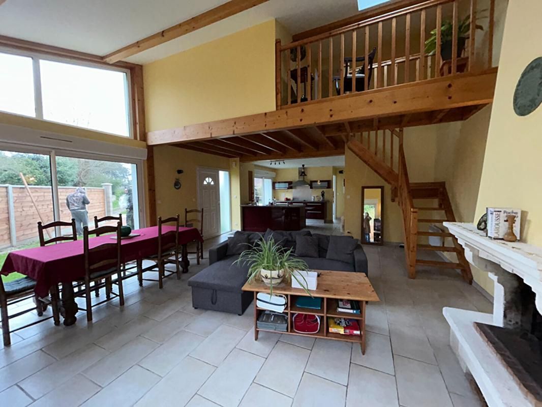 SAINT-LAURENT-MEDOC Ancienne grange rénovée en maison familiale 110 m² À 30 min de l'océan 2