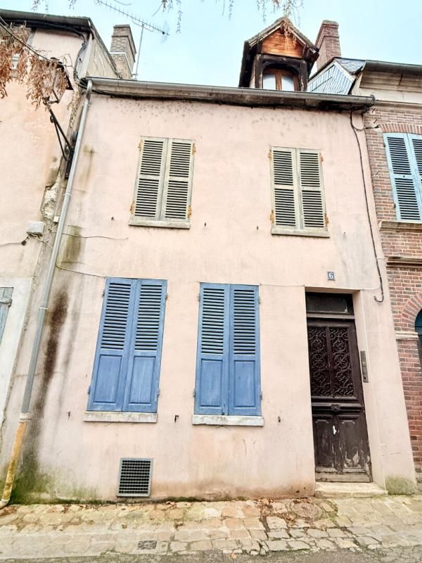 Immeuble de rapport. Centre-ville de Joigny 5 pièce(s) 105 m2