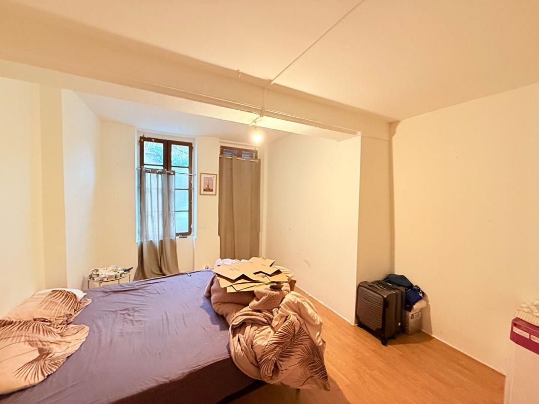 JOIGNY Immeuble de rapport. Centre-ville de Joigny 5 pièce(s) 105 m2 3