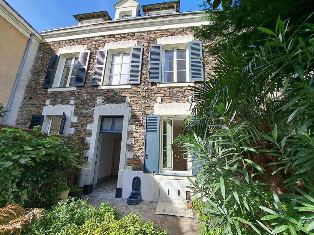 ANGERS Maison de ville de charme,  en hyper centre, au calme 3