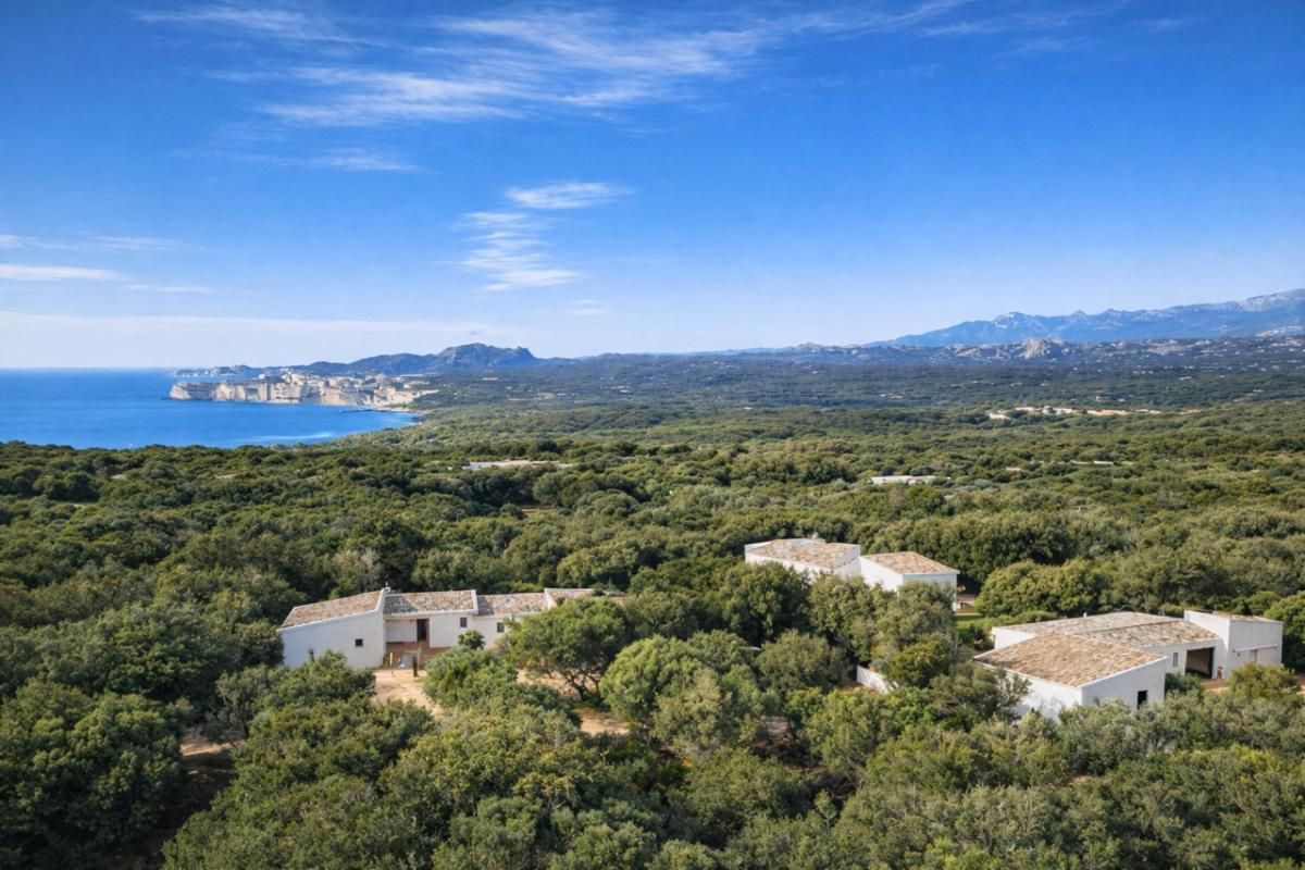 BONIFACIO Un domaine de vacances entre mer et maquis à Bonifacio 1