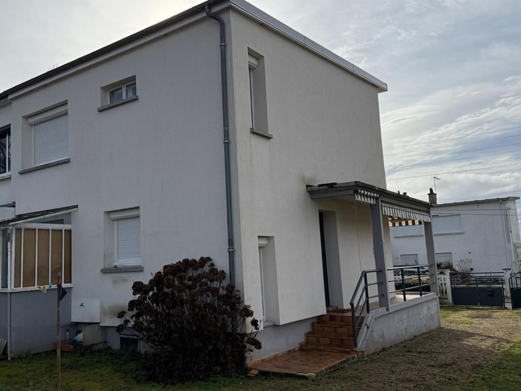 YZEURE Maison Yzeure 3 chambres jardin dépendances 2