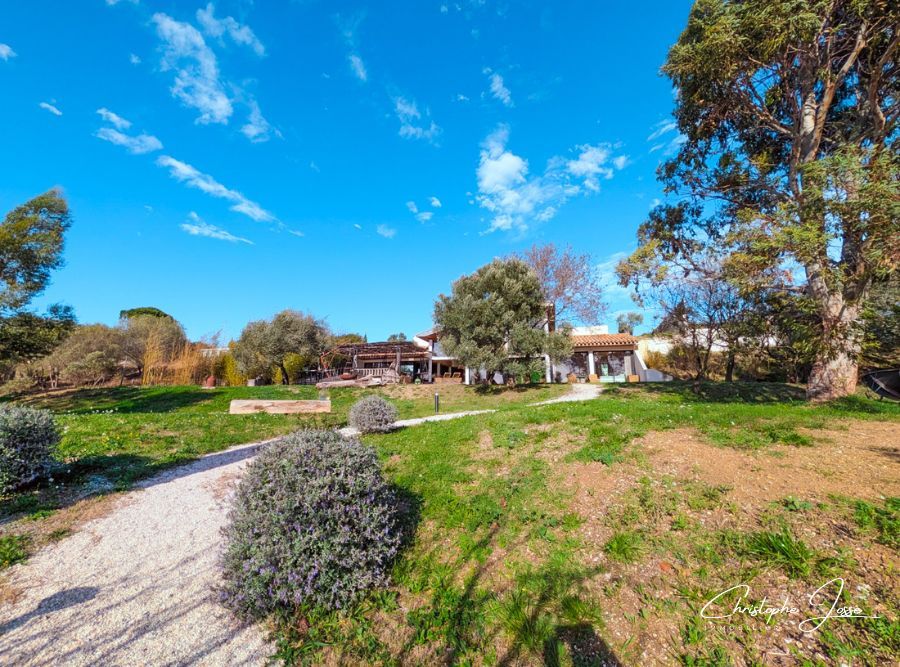 SIGEAN Villa d'architecte d'exception avec piscine 4