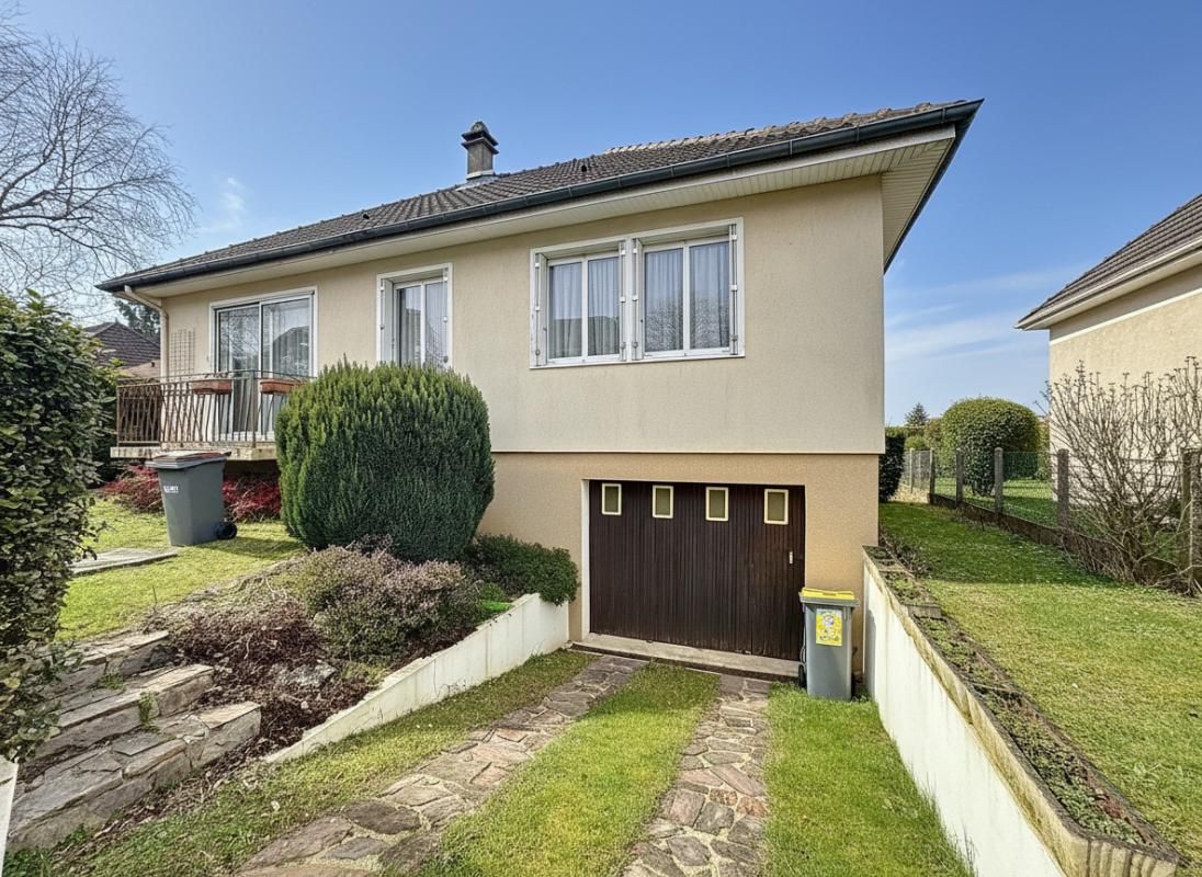 LONGJUMEAU Maison familiale avec Sous-sol totalau calme, au fond d'une impasse 4