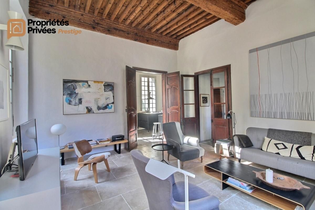UZES Hotel particulier Uzes  rare en totalité , 10 pièce(s) 320 m2, Place Dampmartin 3