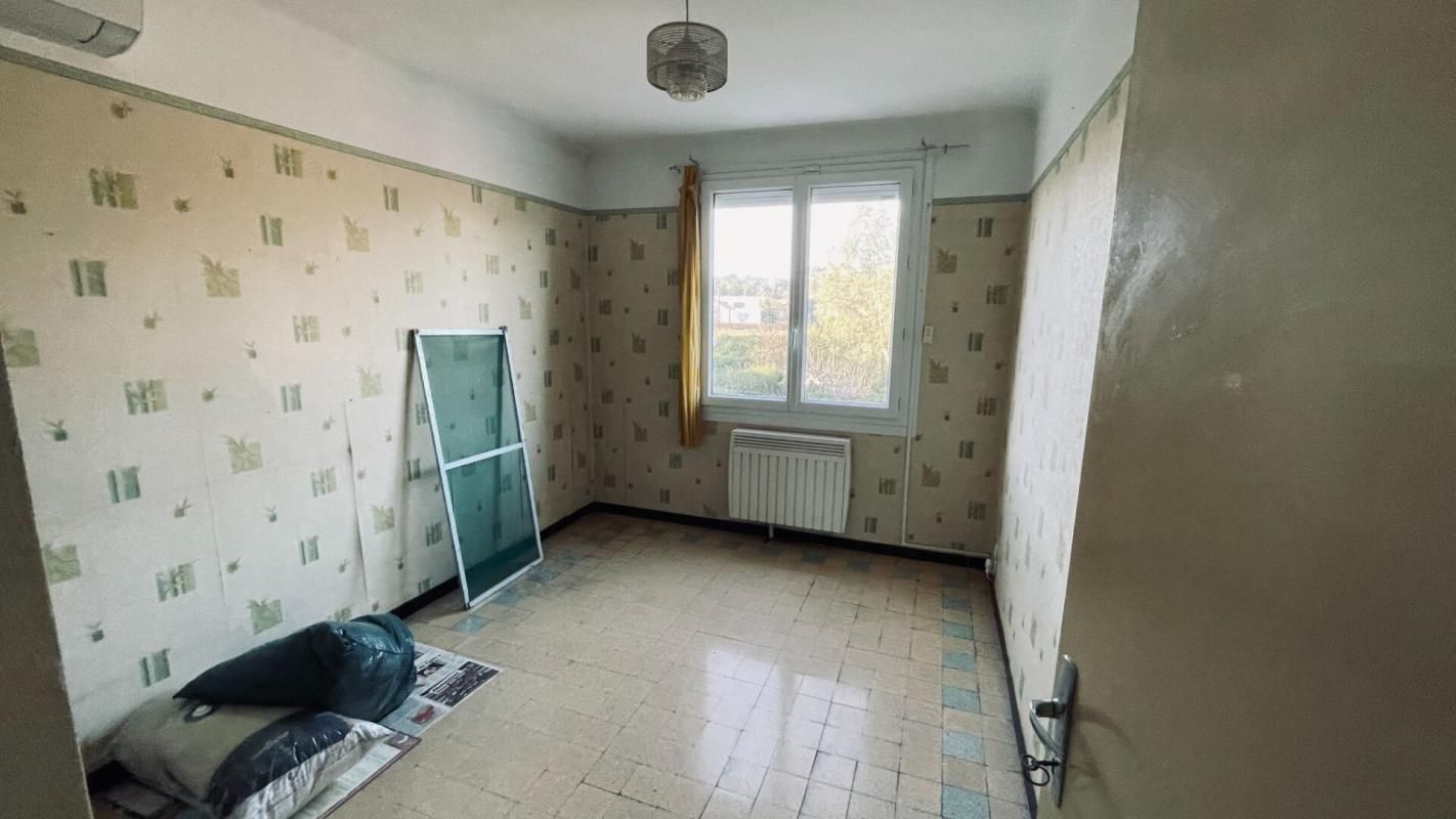 TOULON Maison Toulon  4 pièces 100 m2  avec dépendance sur un terrain de 1000m² 3