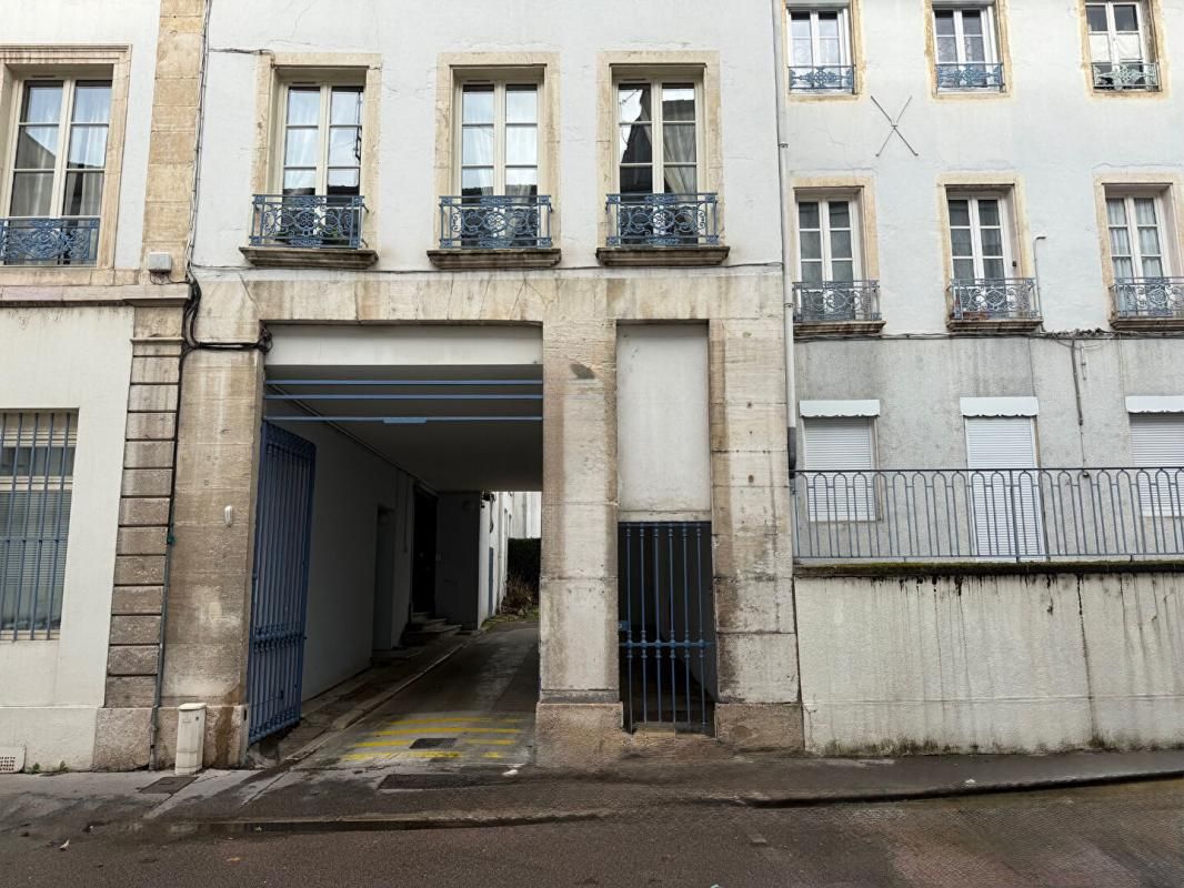 CHALON-SUR-SAONE 60 m2 Appartement 3 pièces + cuisine plein centre 3