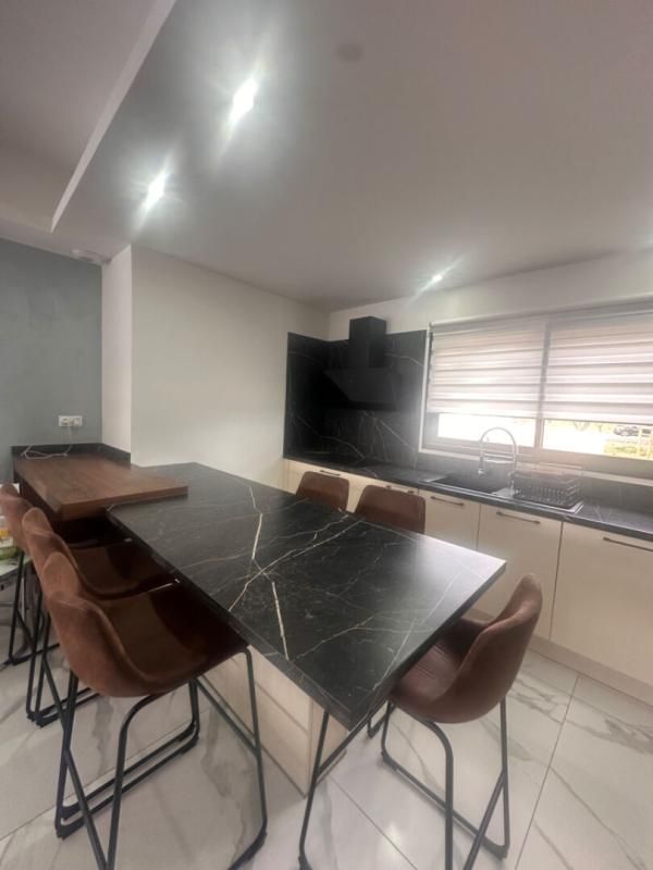 VENDRES Maison 4 pièces 110 m2 contemporaine de plain-pied avec piscine 4