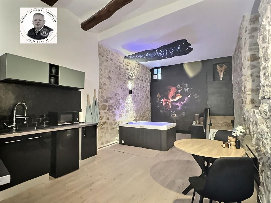 APPARTEMENT ATYPIQUE