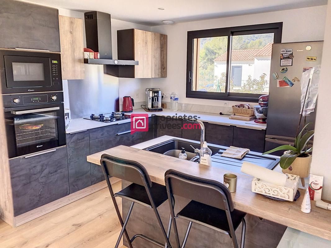 PLAN-D'AUPS-SAINTE-BAUME Maison idéale pour une vie de famille : plain-pied récent, grande pièce de vie lumineuse de 50 m², suite parentale, terrain plat et piscinable 4