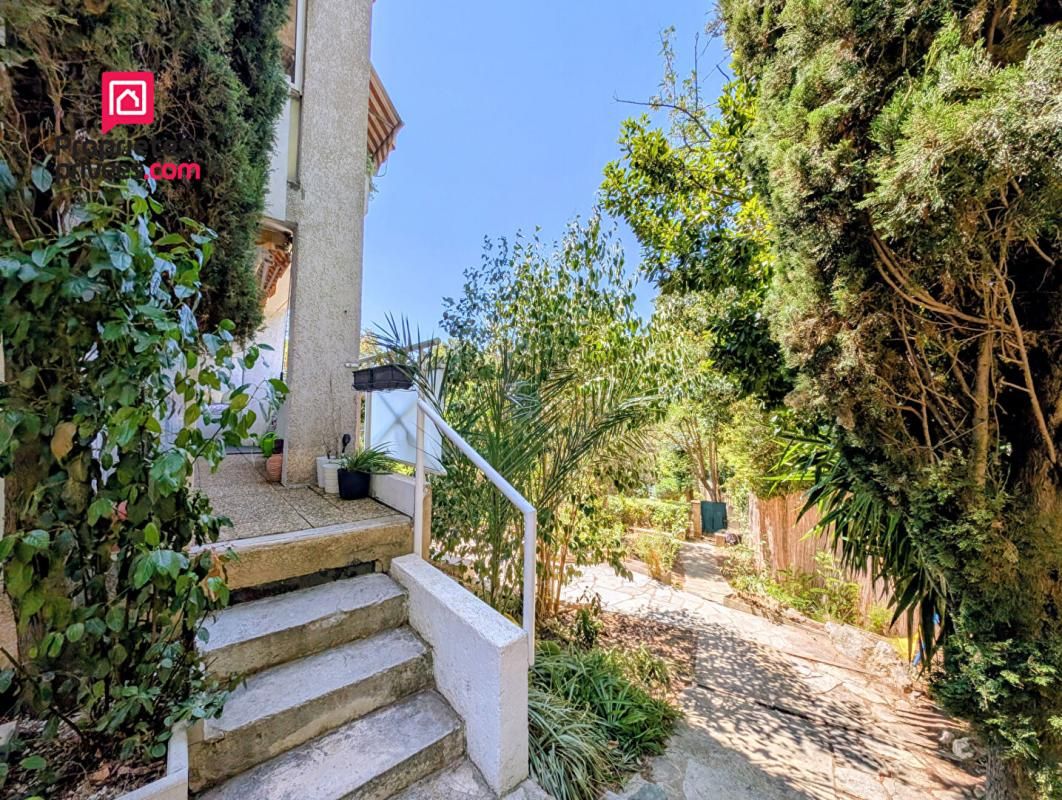 MARSEILLE-9E-ARRONDISSEMENT Appartement Marseille 13009  4 pièce(s) 90 m2 4