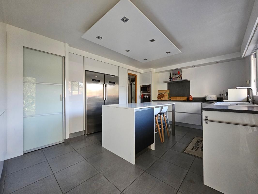 TAVERNY Dans quartier pavillonnaire proche commerces, écoles, GARE MONTIGNY BEAUCHAMP LIGNE H/RER C 1