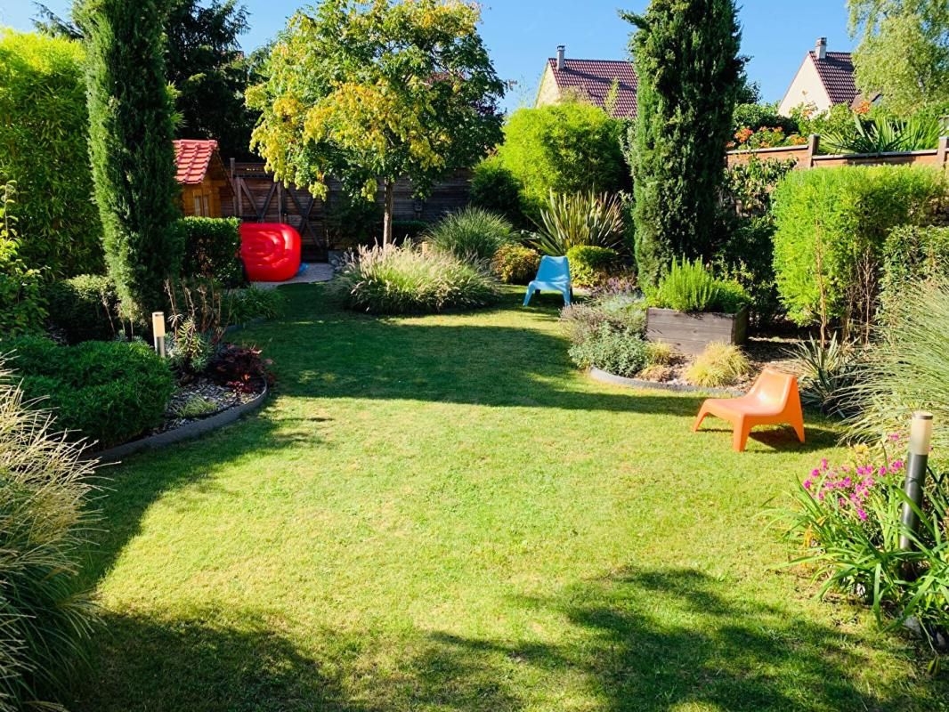 TAVERNY Dans quartier pavillonnaire proche commerces, écoles, GARE MONTIGNY BEAUCHAMP LIGNE H/RER C 4