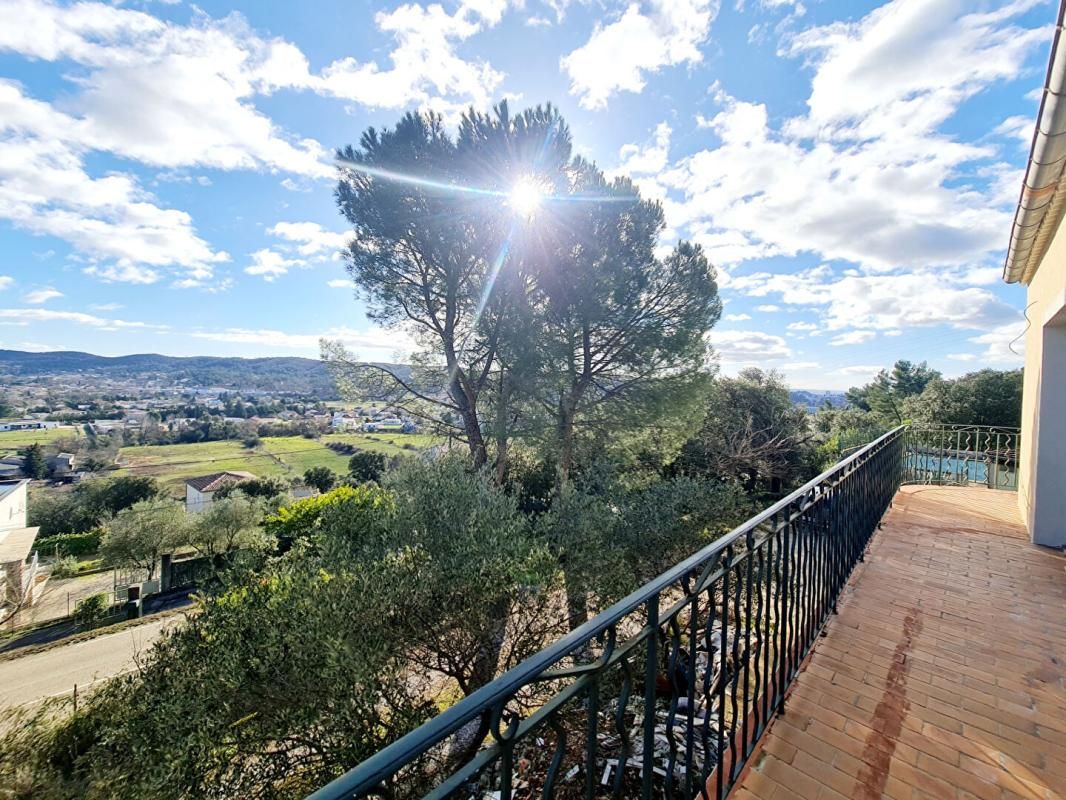 ALES Maison entièrement rénovée avec Vue dégagée et grand terrain 3
