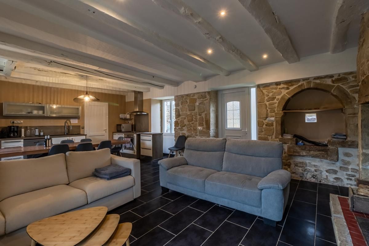 NAILHAC Maison familiale 6 pièces sur terrain de 1441 m² avec piscine 3