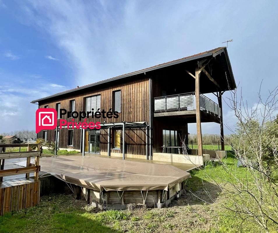 LANGON Séchoir entièrement rénové -180 m2 - terrasses- piscine 2