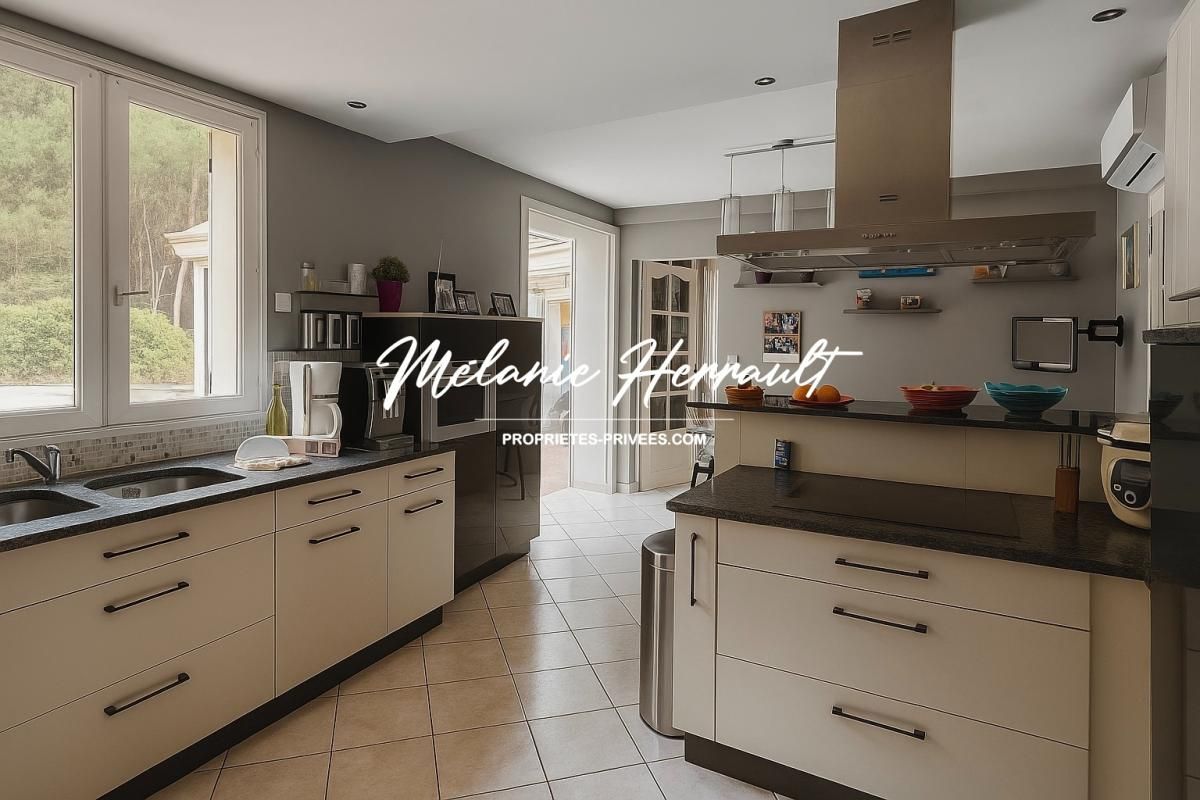 CHALLES Maison - 9 pièces - 5 chambres - Challes (72) 3