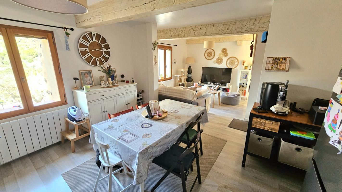 CLAVIERS T 4 en duplex avec balcon 4