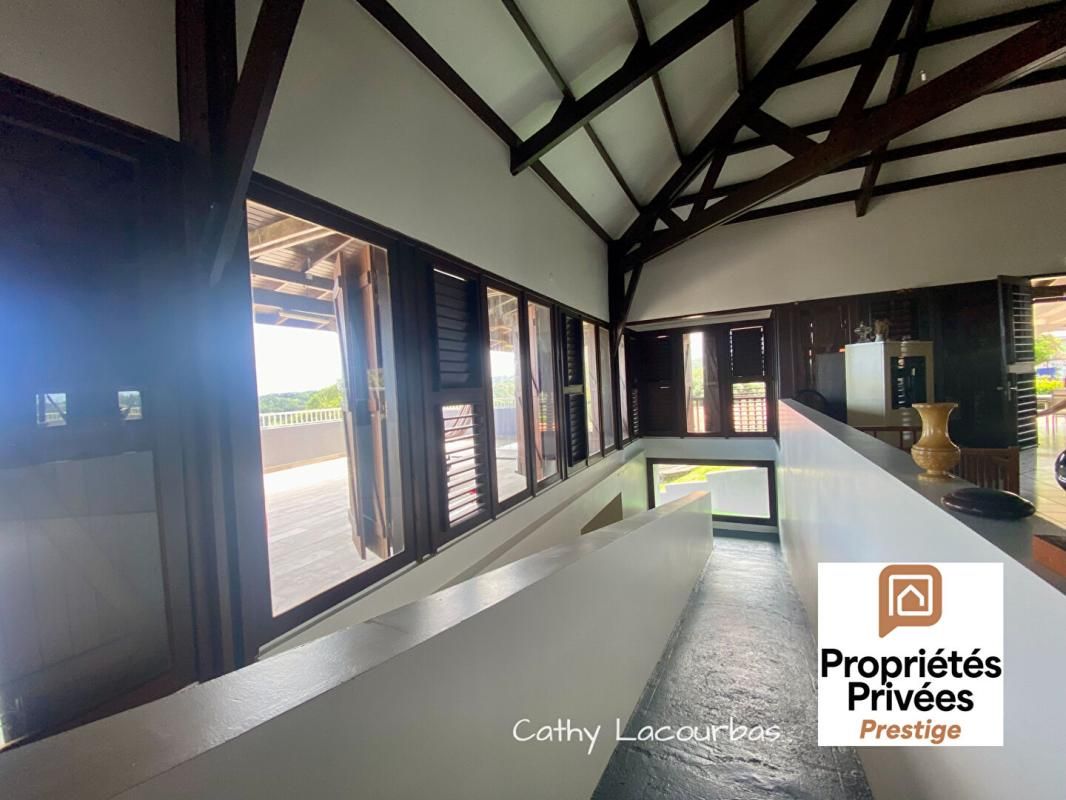 PETIT-BOURG Villa d'architecte extraordinaire - Petit Bourg 8 pièce(s) 250 m2 3