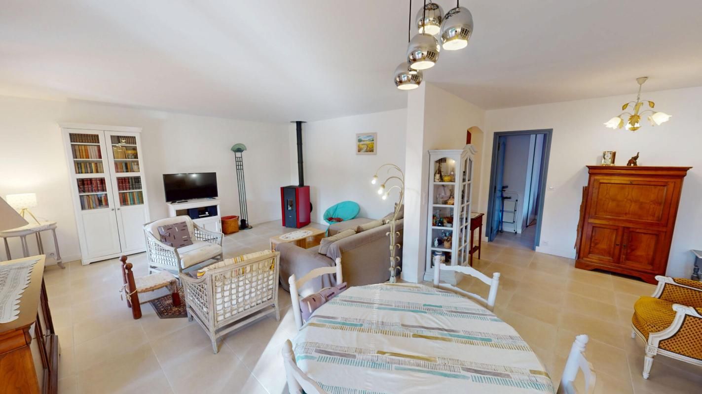 LE MUY LE MUY - Villa de caractère rénovée très récemment avec appartement indépendant, vue Rocher de Roquebrune 4