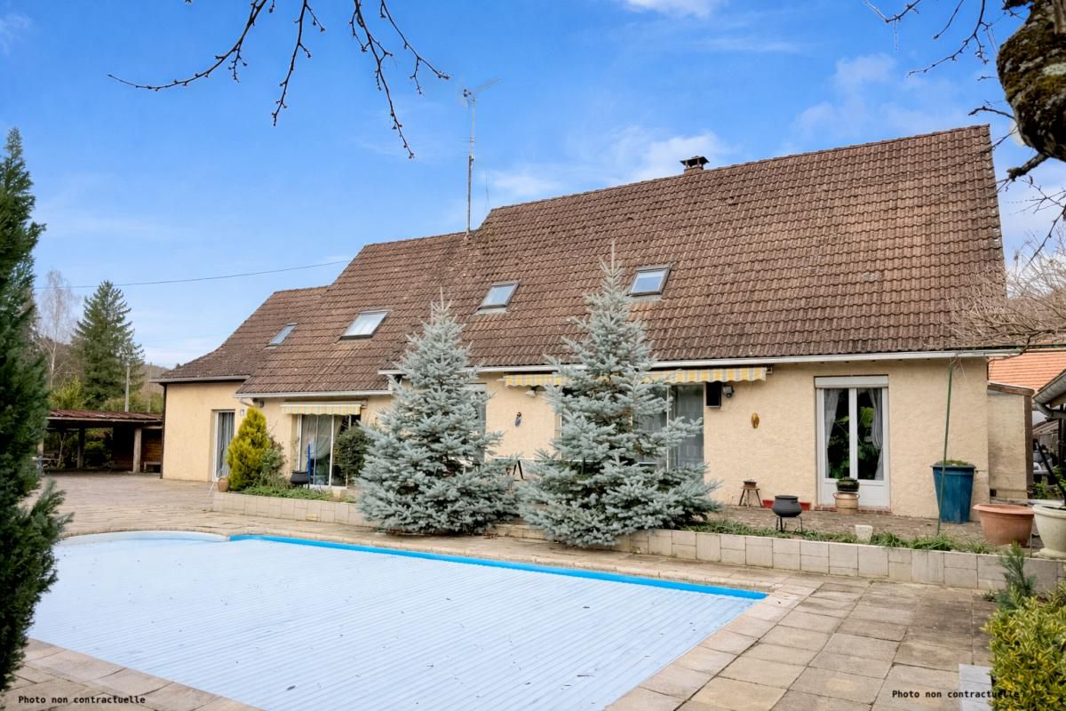 JOIGNY Maison de caractère 250 m² , 10 pièces sur Terrain 1000 m² à Joigny 1