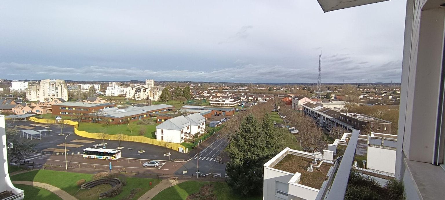 NEVERS Appartement T4  à Nevers avec balcon, vue Loire 4