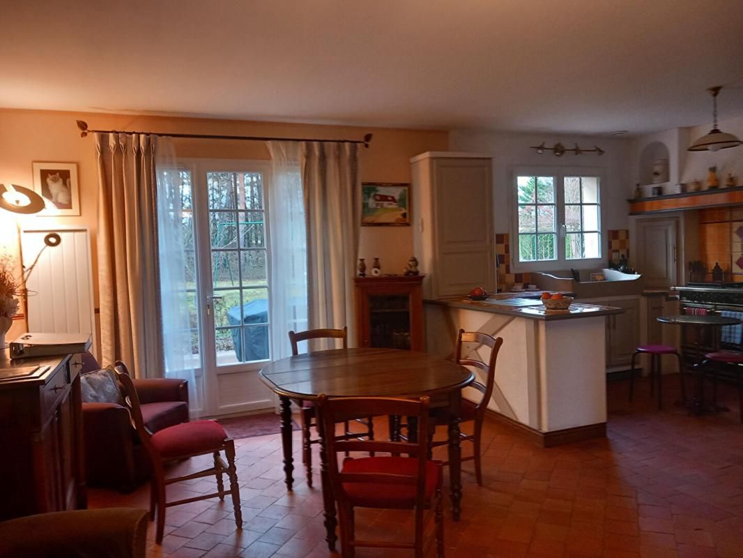 BOUZY-LA-FORET Maison Bouzy La Foret 8 pièce(s) 4