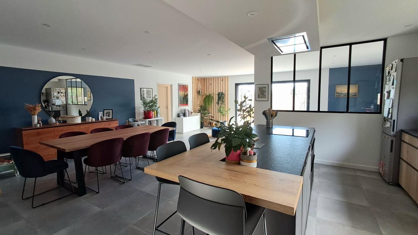 CASTANET-TOLOSAN Maison Castanet Tolosan 5 pièce(s) 179.38 m2 1