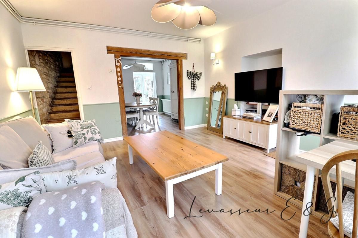 BURY Bury 60250 - Maison en pierre 3 chambres rénovée sur 203m² de terrain 3