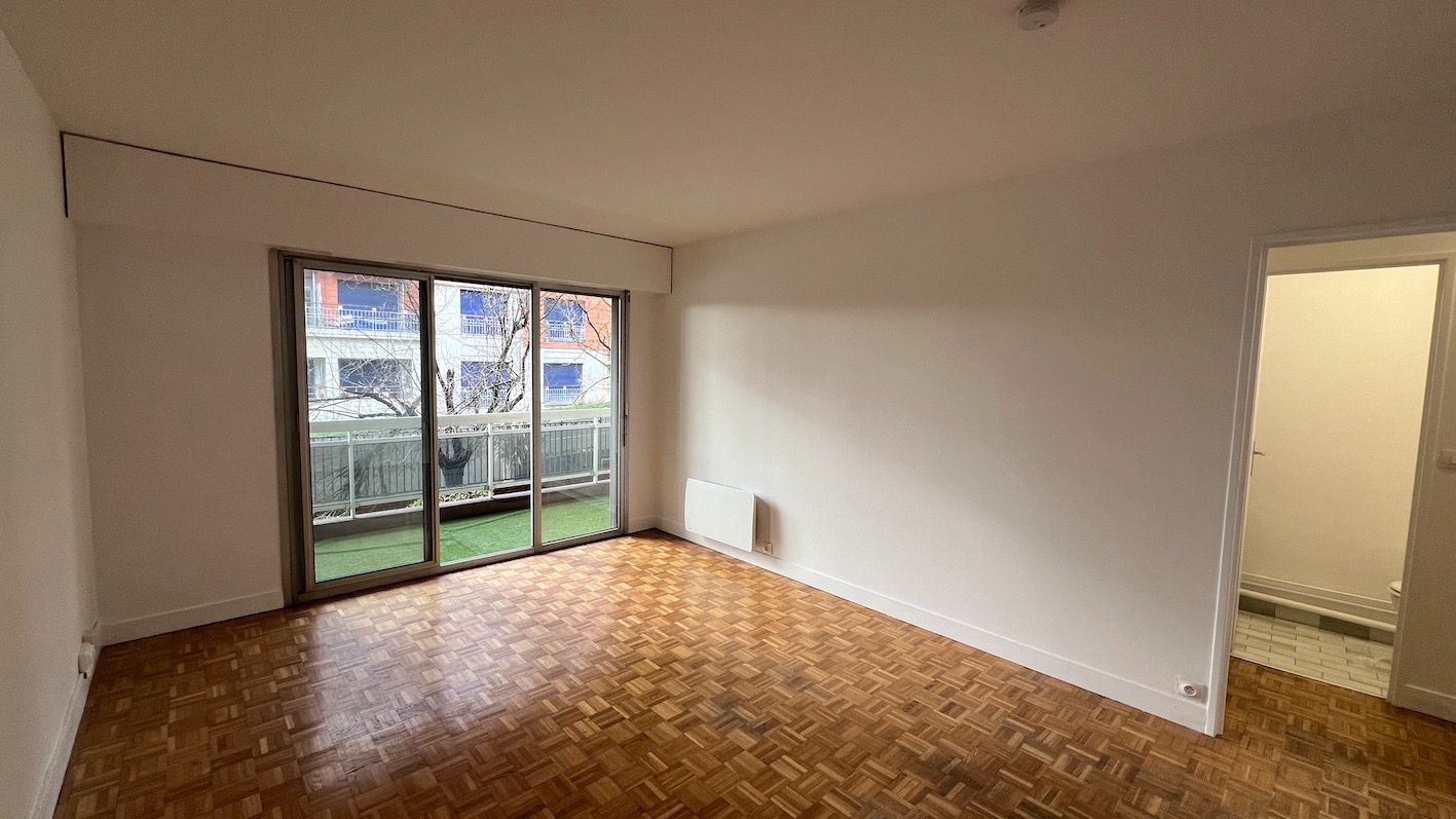 CACHAN Appartement 2 pièces-balcon dans belle résidence, avec cave et garage 2