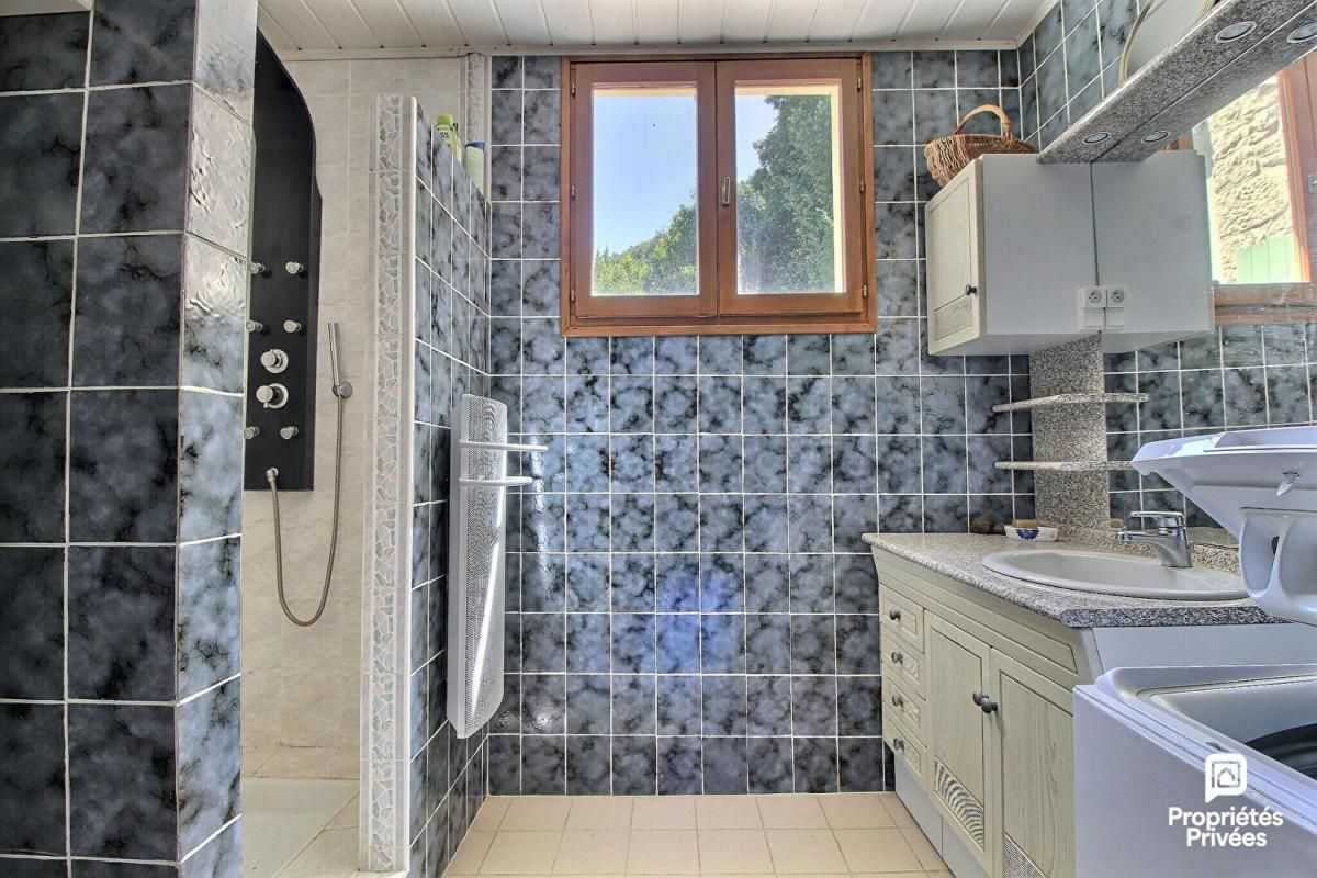 MEYRAS Maison en pierre de 6 pièces pour 97 m2 sur Meyras 4