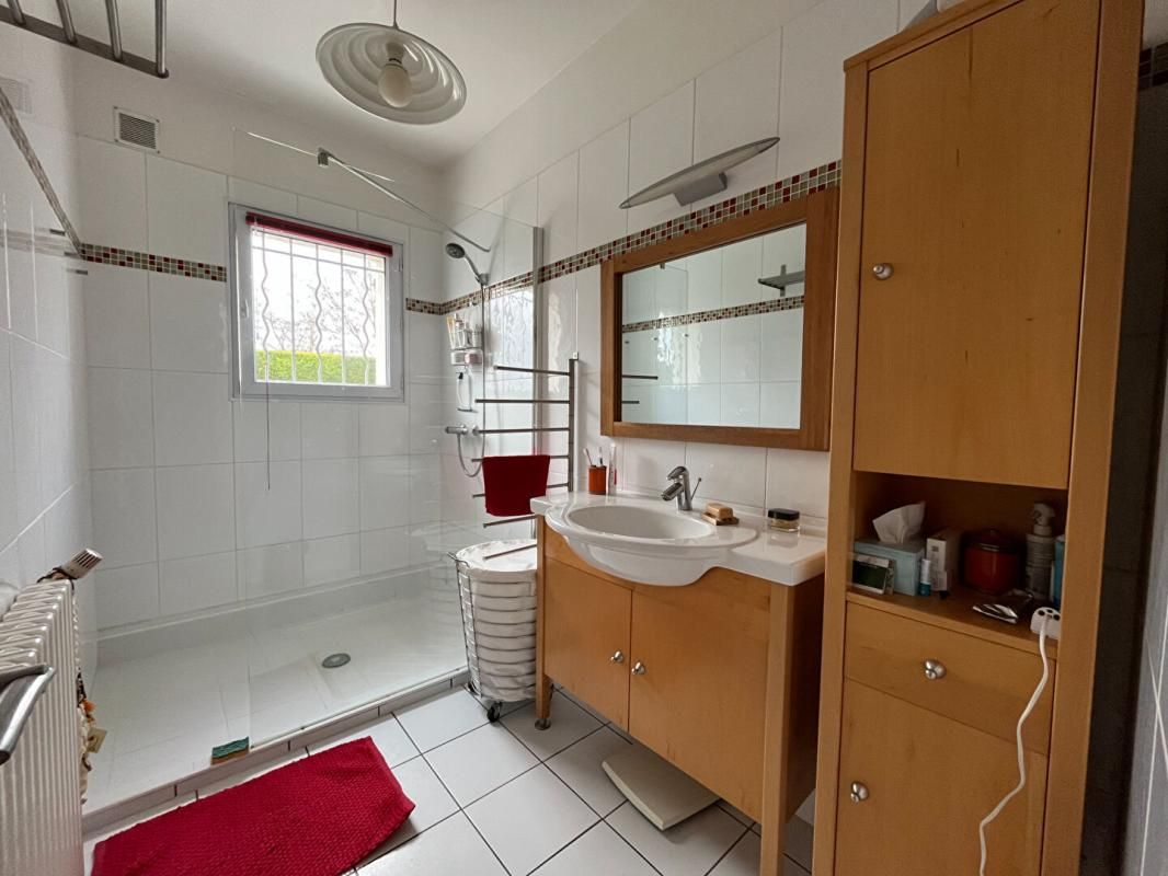 CREPY-EN-VALOIS CREPY EN VALOIS - MAISON 5 CHAMBRES 198 m², Rue d'Hazemont 4