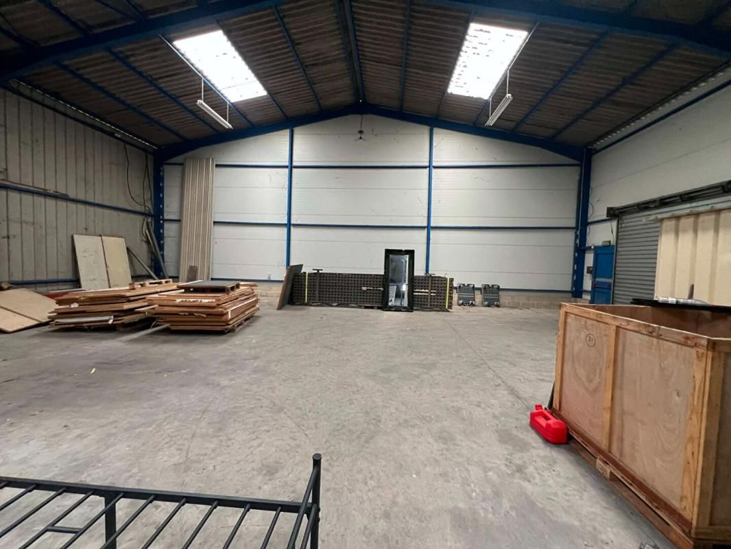 VERBERIE 60410 VERBERIE - LOCAL D'ACTIVITÉ À LOUER 380 m² 2