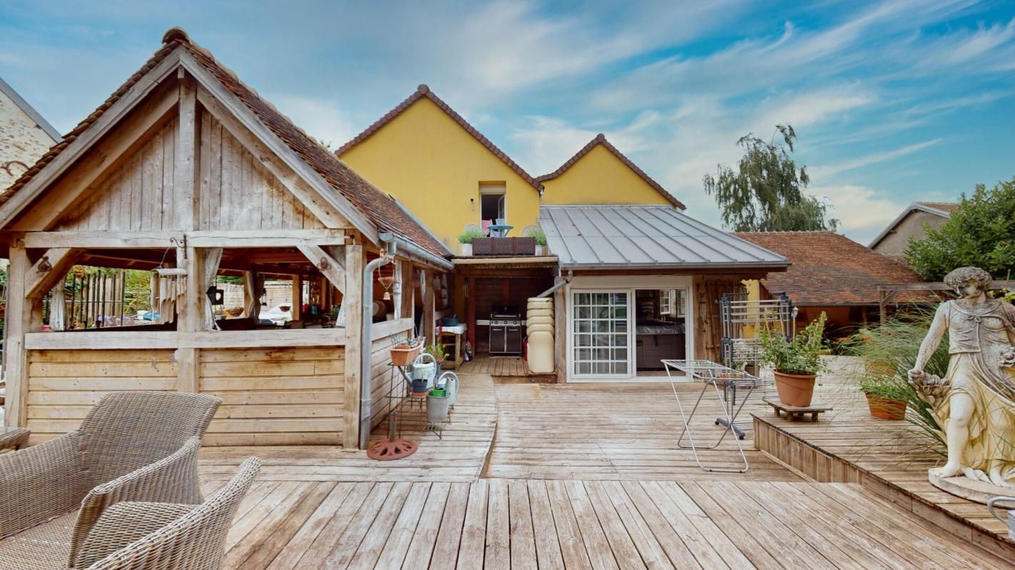 MAISON ATYPIQUE COUP DE COEUR 230 M2 PRIX 398000