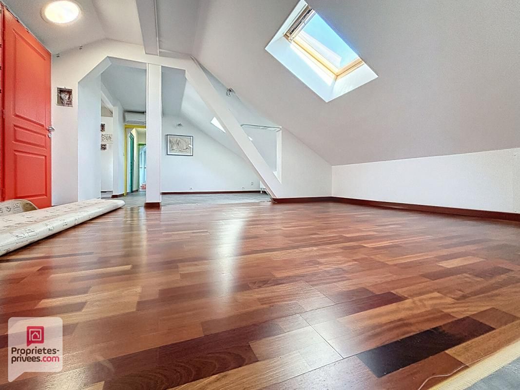 SAINT-NICOLAS-DE-PORT Appartement Saint Nicolas De Port 4 pièce(s) 160 m2 1