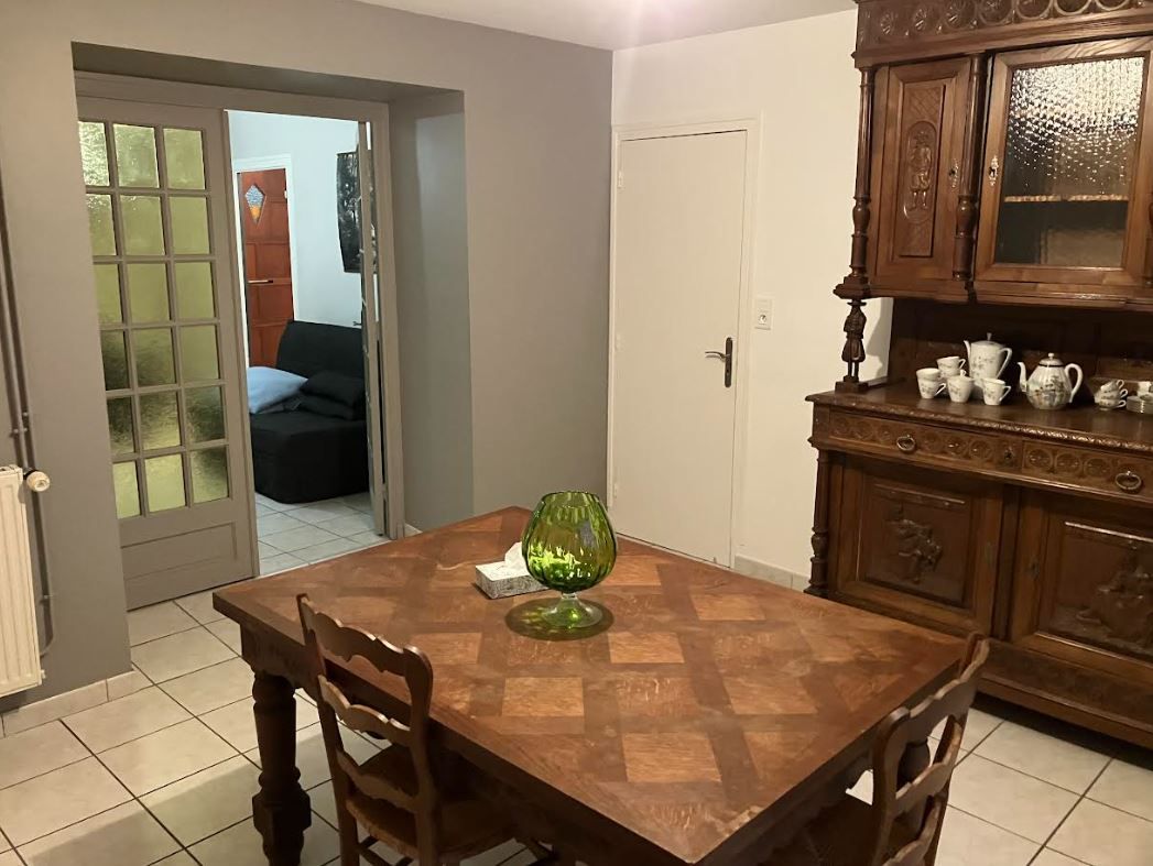 CHATEAUNEUF-DU-FAOU 29520 Châteauneuf du Faou maison de bourg habitable de suite, jolie jardin clos sans vis à vis 2