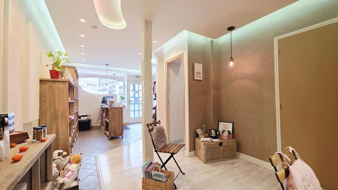 BOURGES BOURGES - FOND DE COMMERCE SALON DE BEAUTÉ ESTHÉTIQUE 3