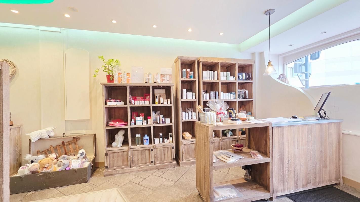 BOURGES BOURGES - FOND DE COMMERCE SALON DE BEAUTÉ ESTHÉTIQUE 4