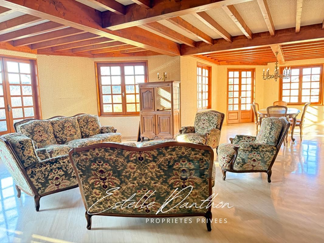 EYDOCHE Maison Eydoche 193 m2 avec terrain constructible de 5000 m2 3