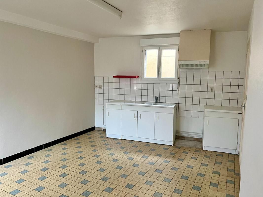 MONDOUBLEAU MAISON DE BOURG   20 MN GARE TGV VENDOME 4