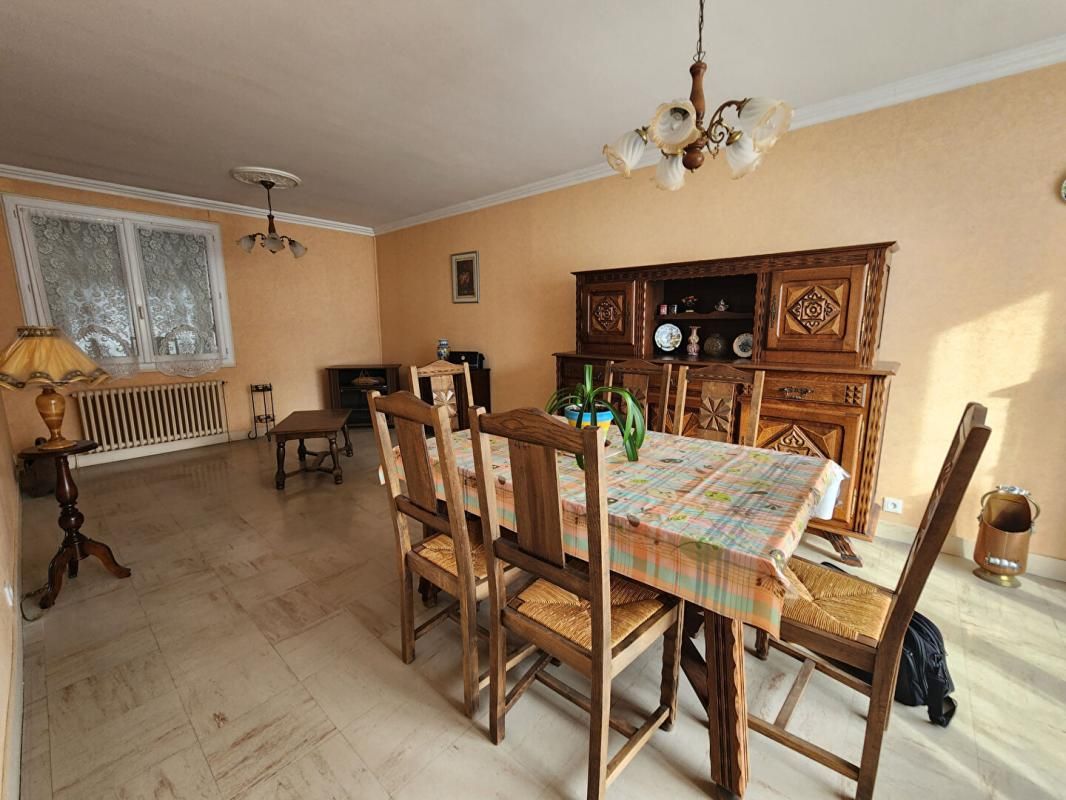 LOCHES Maison Loches 4 pièce(s) 80 m2 4