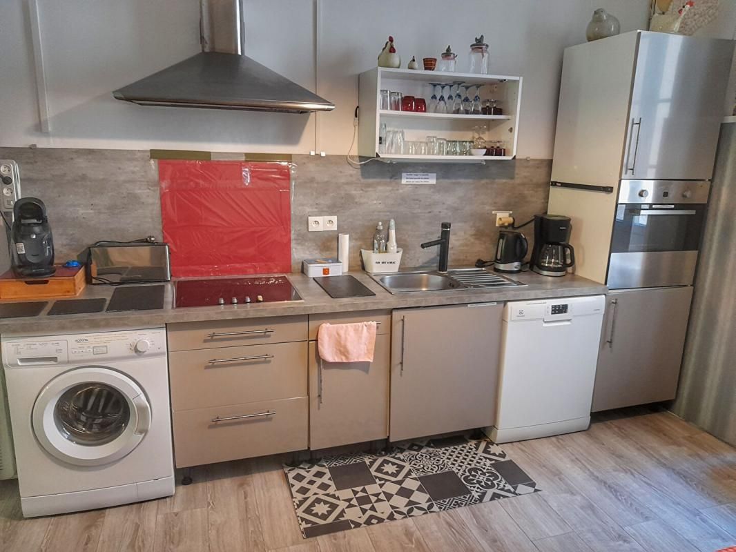 EAUX-BONNES Appartement de 57m2 entièrement rénové avec balcons 3