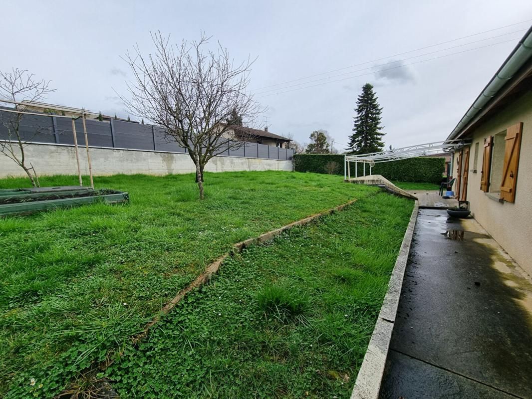 FAREINS Maison Fareins 4 pièces 92 m2 jardin 2