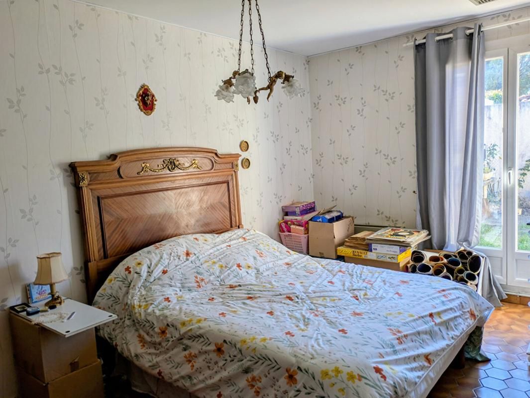 CALAS Maison Calas 5 pièces plein sud de103 m2, Jardin , garage fermé, place de parking 3