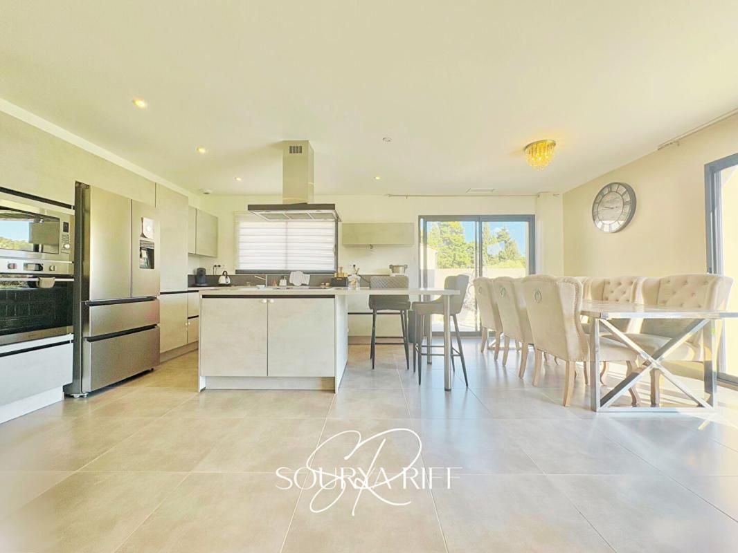 CARCASSONNE Maison familiale avec piscine proche de Carcassonne d'environ 132M2 3